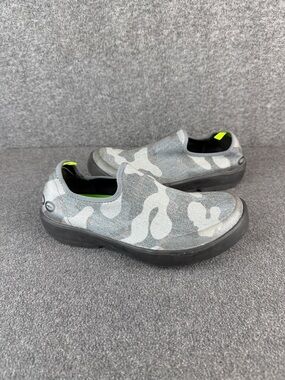 Oofos OOmg Womens Grey Camo Slip-On Recovery Shoes Size 7|EU38
